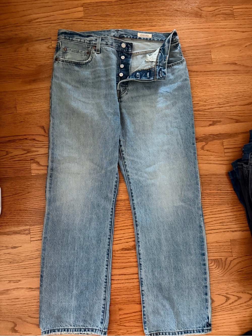 Levi's 90’s 501Straight-Leg Jeans button fly